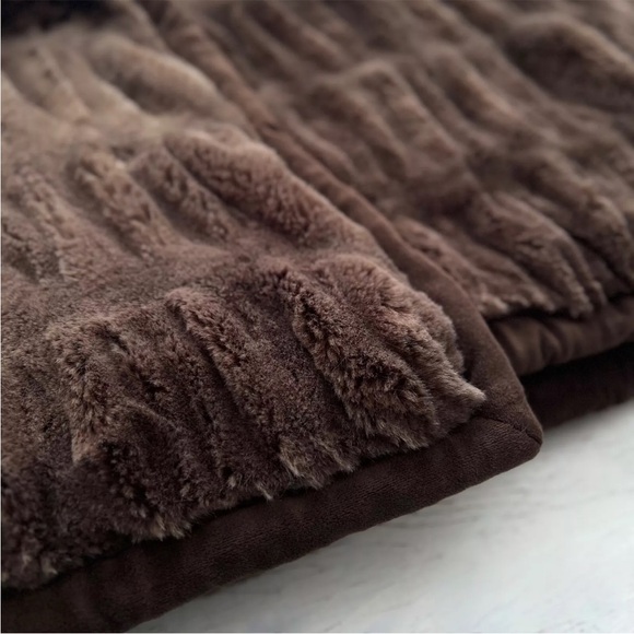 RARE Pottery Barn Ruched Faux Fur Throw Blanket 50x60 Mocha Chocolate Brown Bear - Picture 8 of 12